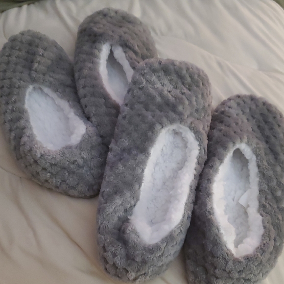 Source Unknown Shoes - Source Unknown Gray and White Women's Slippers